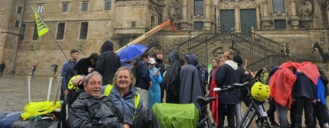 Menno en Willemijn voltooien hun ongelooflijke fietsreis naar Santiago de Compostella