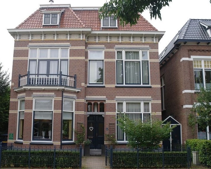 In Meppel een herenhuis voorzien van knipvoeg