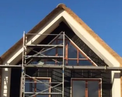 Nieuw rieten dak in Hilversum