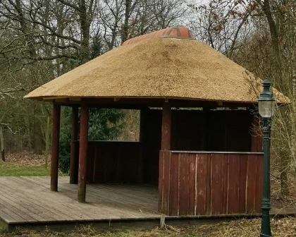 Tuinhuis rieten dak